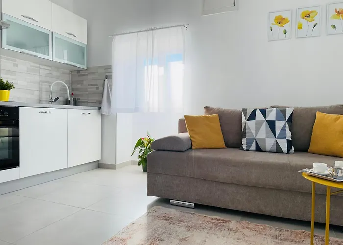 Apartment Erika - For 2 Near The Beach