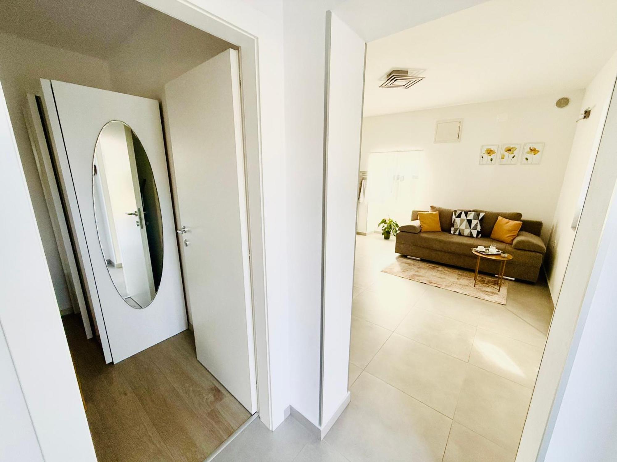 Erika - For 2 Near The Apartment
