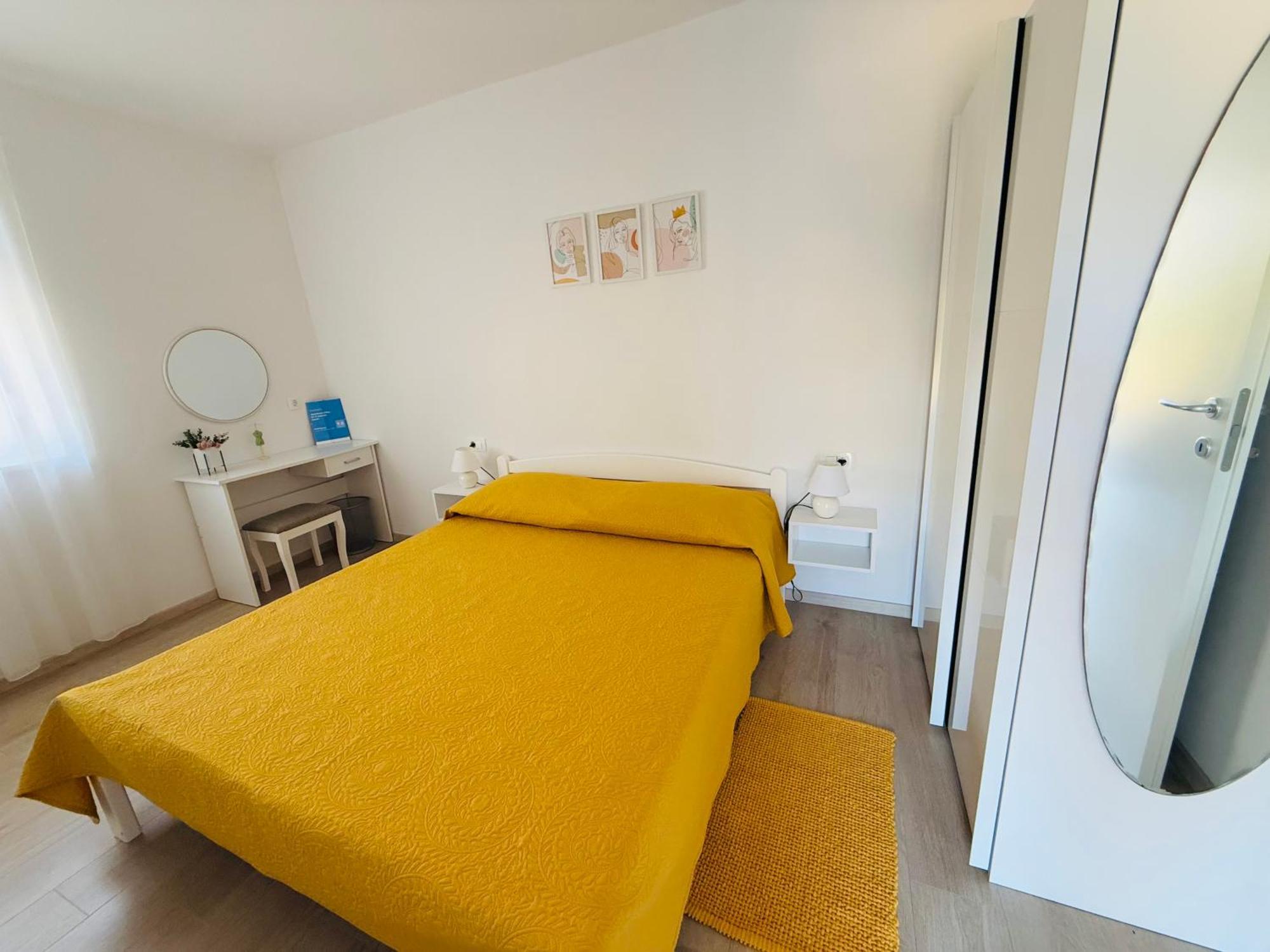 Erika - For 2 Near The Apartment *