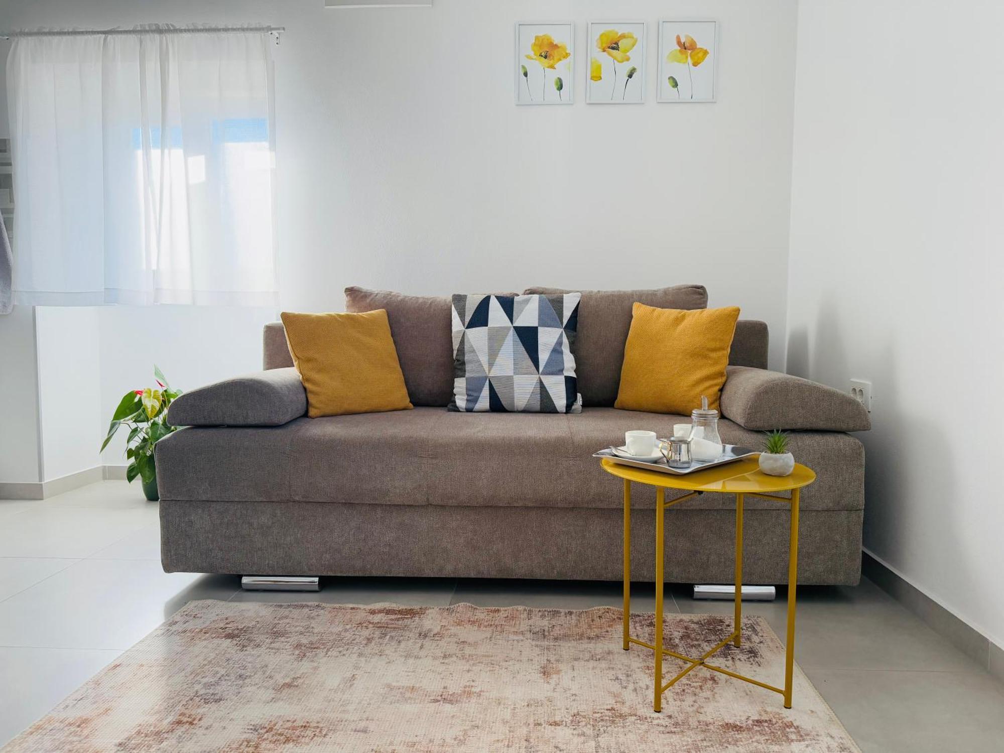 Apartment Erika - For 2 Near The Pula