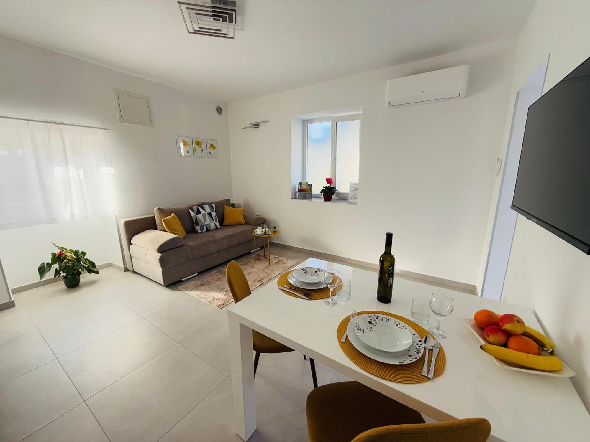 Erika - For 2 Near The Apartment