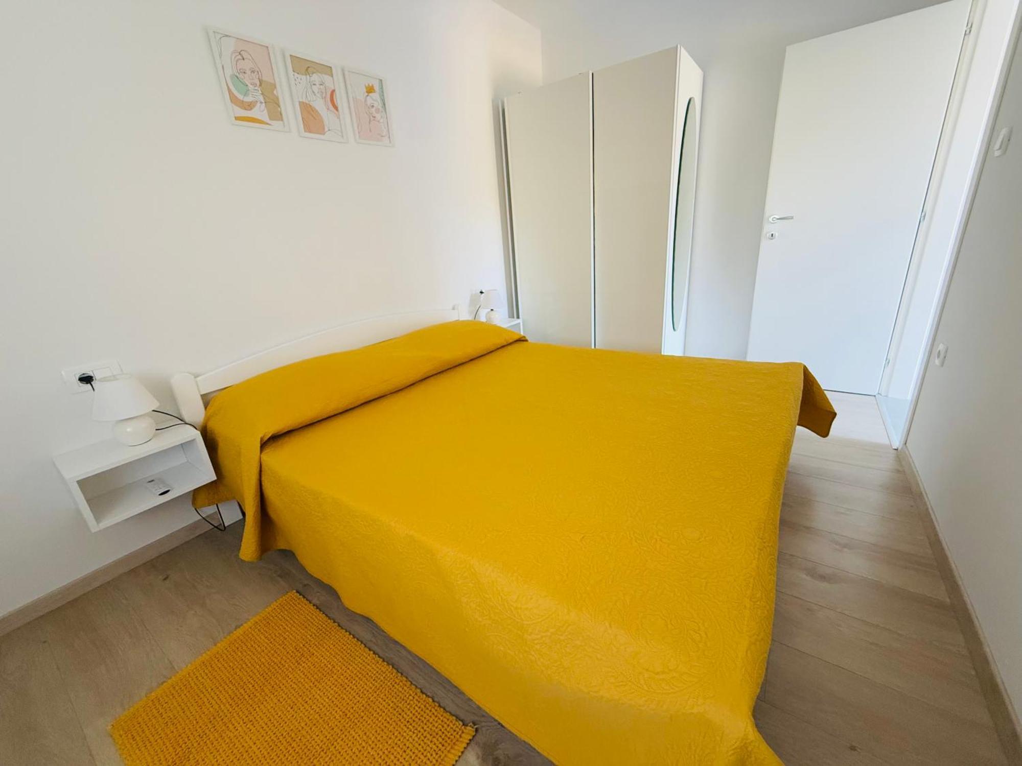 Erika - For 2 Near The Pula